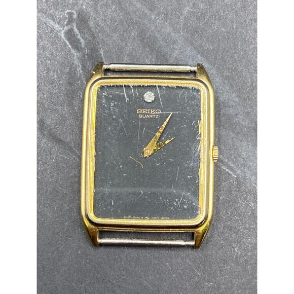 Vintage Seiko Quartz Watch 5Y30-5059 Gold Tone Tank Black Dial No Band main image 4